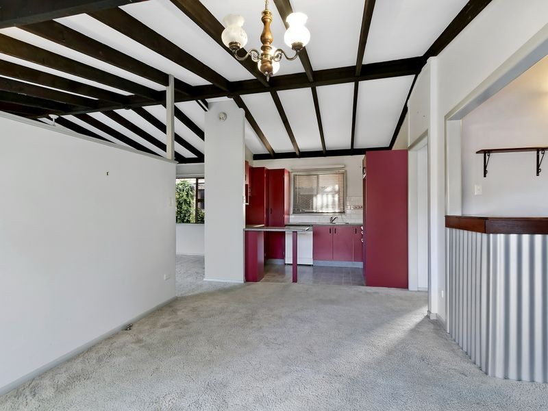 4 Montah Avenue, Berkeley Vale NSW 2261