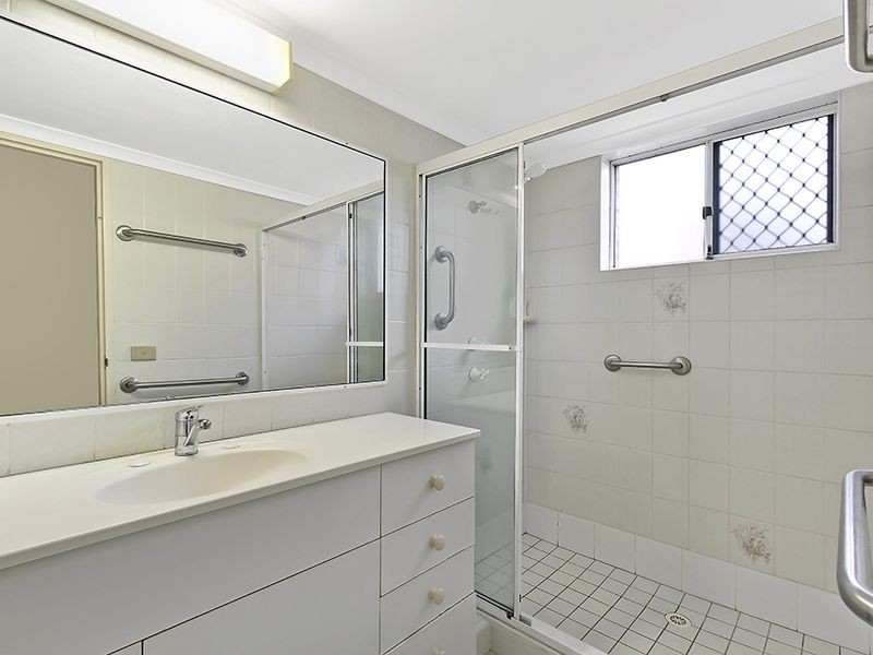 206/15 Lorraine Avenue, Berkeley Vale NSW 2261