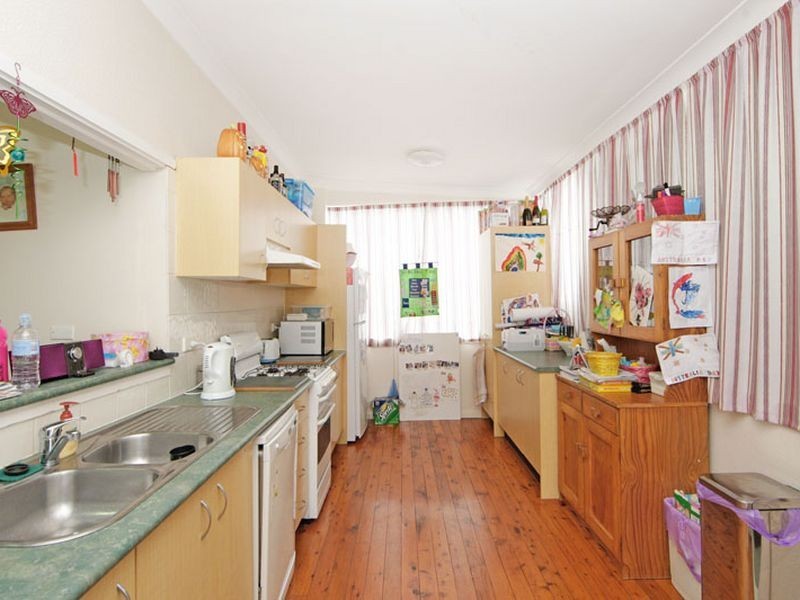 43 Kerry Crescent, Berkeley Vale NSW 2261