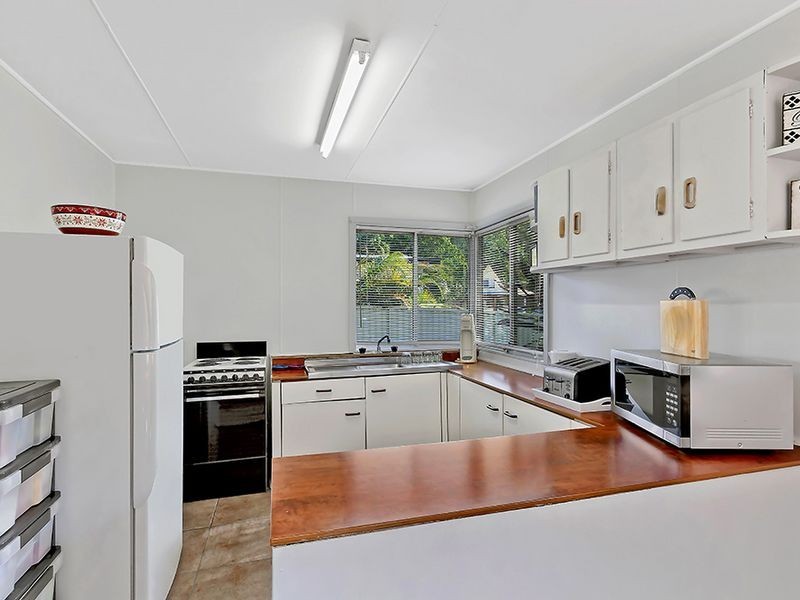 38 Blenheim Avenue, Berkeley Vale NSW 2261