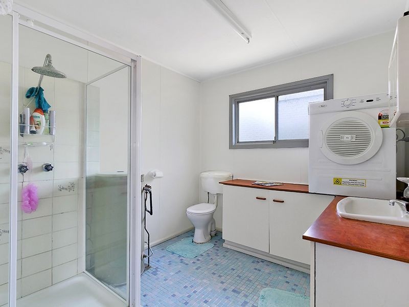 38 Blenheim Avenue, Berkeley Vale NSW 2261