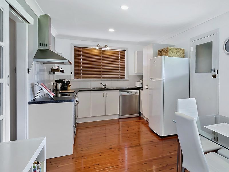 79 Brooke Avenue, Killarney Vale NSW 2261