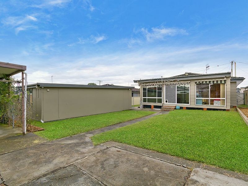 9 Dampier Boulevard, Killarney Vale NSW 2261