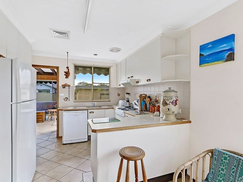 9 Dampier Boulevard, Killarney Vale NSW 2261