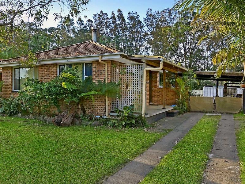 19 Blenheim Avenue, Berkeley Vale NSW 2261