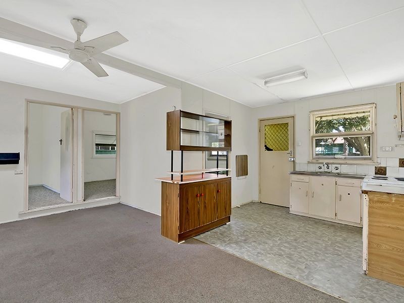 49 Flinders Avenue, Killarney Vale NSW 2261