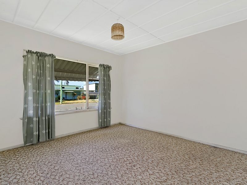 49 Flinders Avenue, Killarney Vale NSW 2261