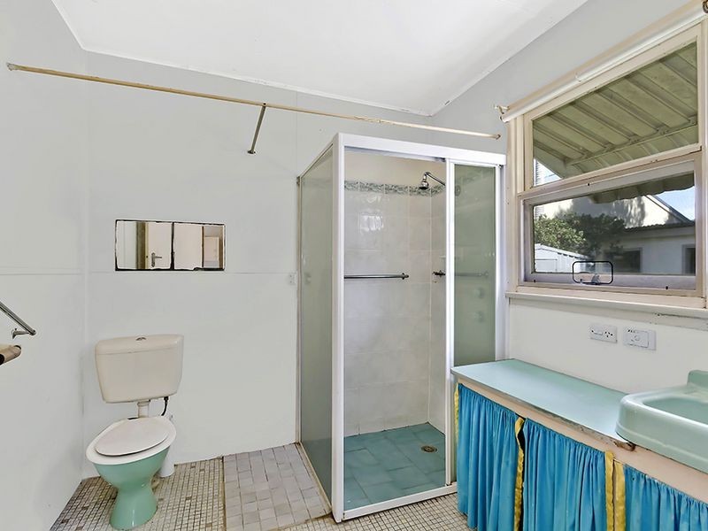 49 Flinders Avenue, Killarney Vale NSW 2261