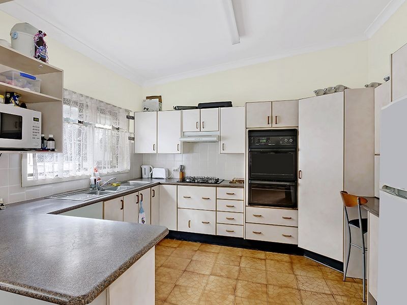 165 Lakedge Avenue, Berkeley Vale NSW 2261