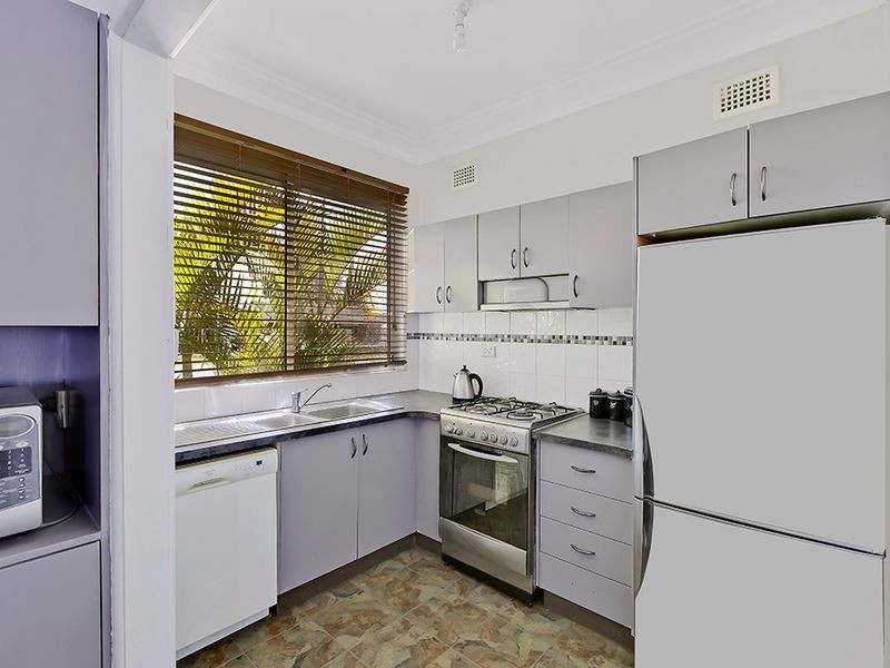 22 Dampier Boulevard, Killarney Vale NSW 2261