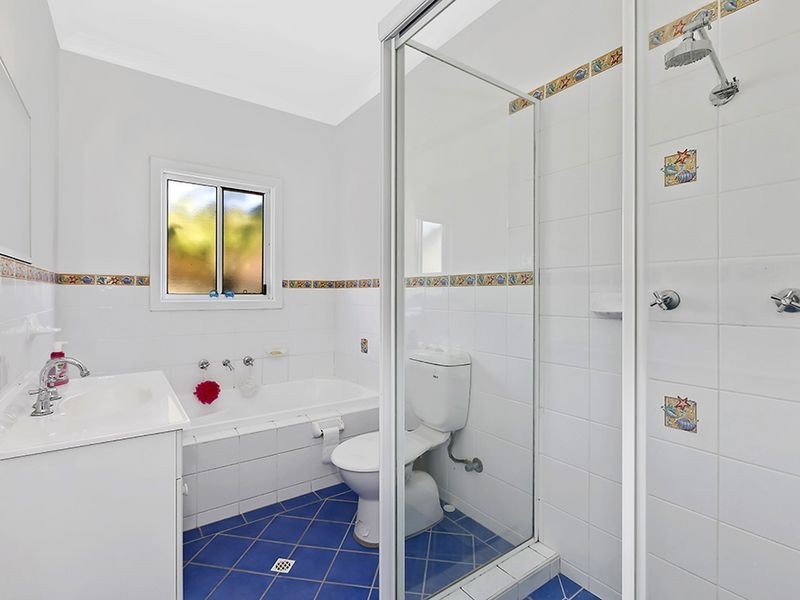 22 Dampier Boulevard, Killarney Vale NSW 2261