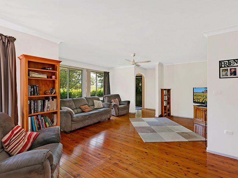 52 Bundilla Parade, Berkeley Vale NSW 2261