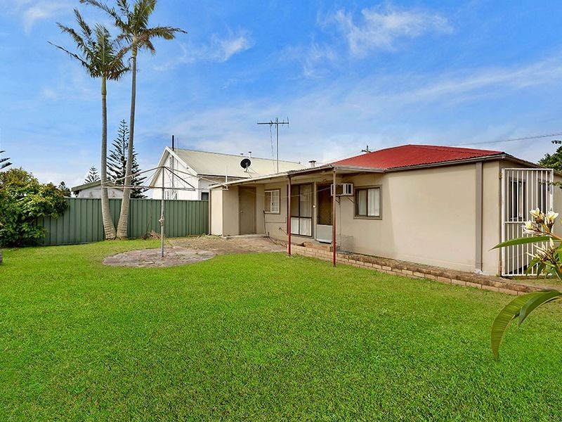 10 Dennis Road, The Entrance North NSW 2261