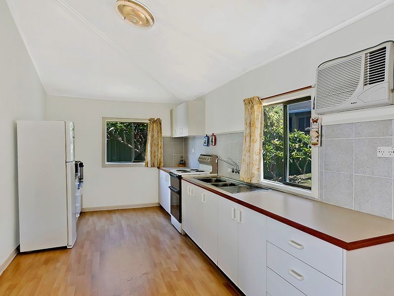 10 Dennis Road, The Entrance North NSW 2261