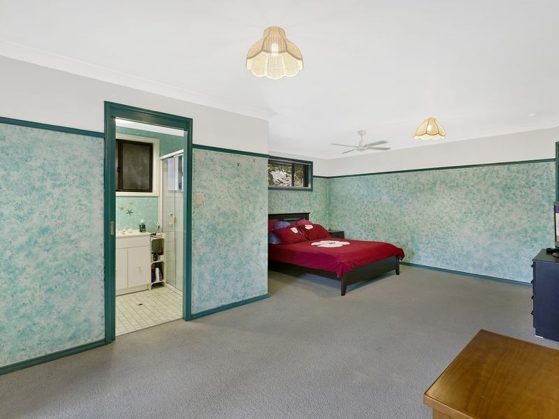 2 Erin Avenue, Berkeley Vale NSW 2261