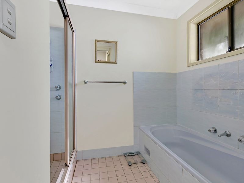 2 Erin Avenue, Berkeley Vale NSW 2261