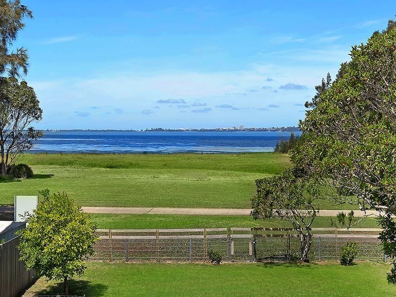 327 Lakedge Avenue, Berkeley Vale NSW 2261