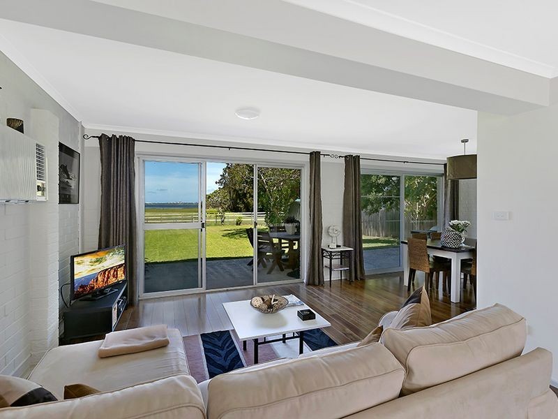 327 Lakedge Avenue, Berkeley Vale NSW 2261