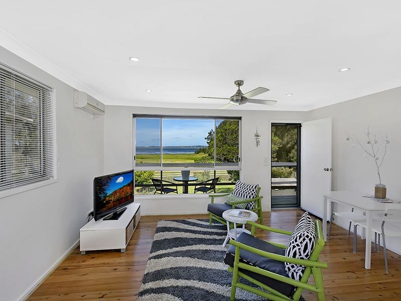 327 Lakedge Avenue, Berkeley Vale NSW 2261