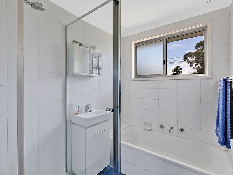 327 Lakedge Avenue, Berkeley Vale NSW 2261