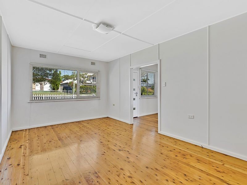 62 Dampier Boulevard, Killarney Vale NSW 2261