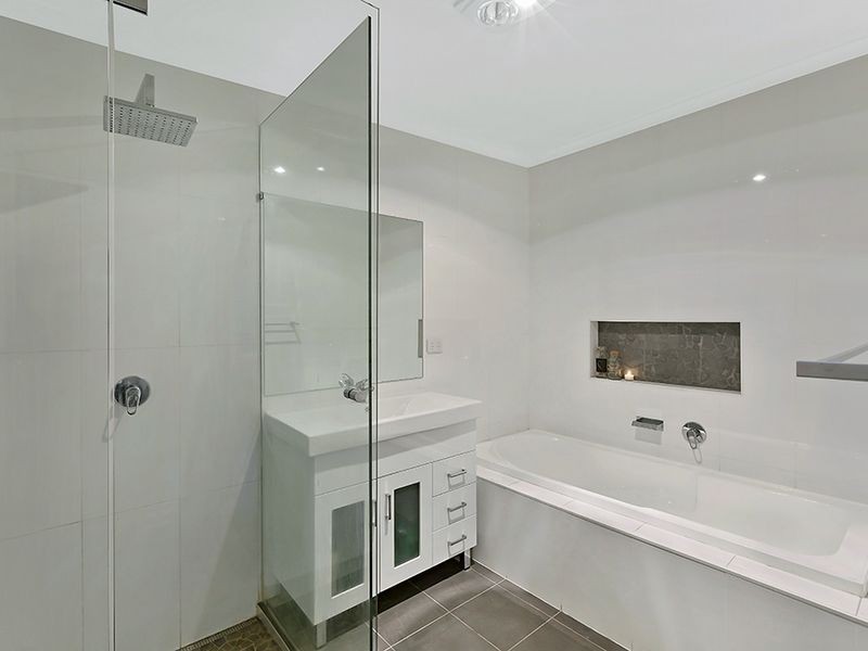 35 Bass Avenue, Killarney Vale NSW 2261