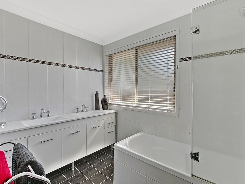 2 Logan Place, Ourimbah NSW 2258