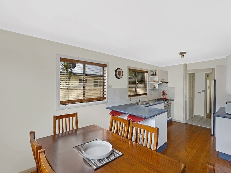11 Marlborough Place, Berkeley Vale NSW 2261