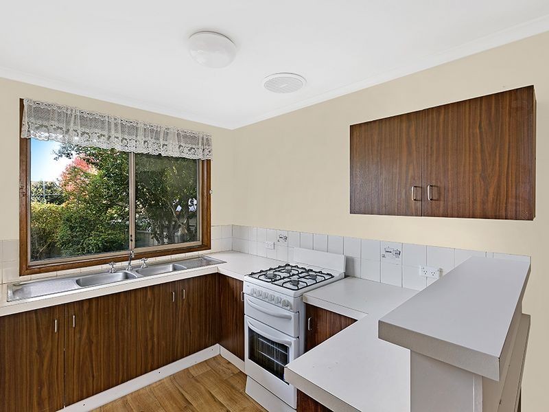 7 Hillside Drive, Berkeley Vale NSW 2261