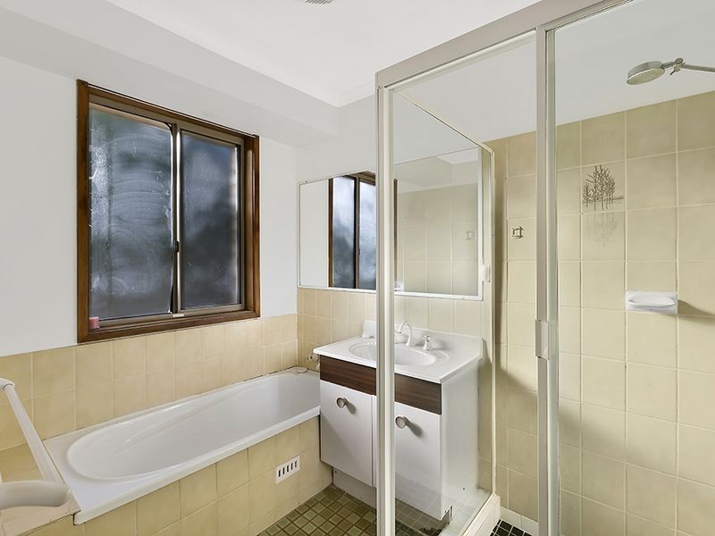 7 Hillside Drive, Berkeley Vale NSW 2261