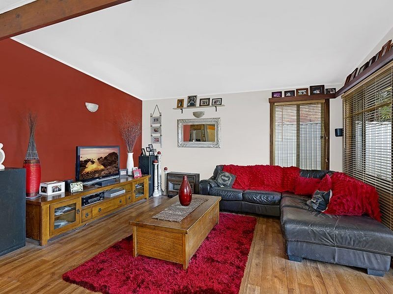 9 Ferndell Way, Berkeley Vale NSW 2261