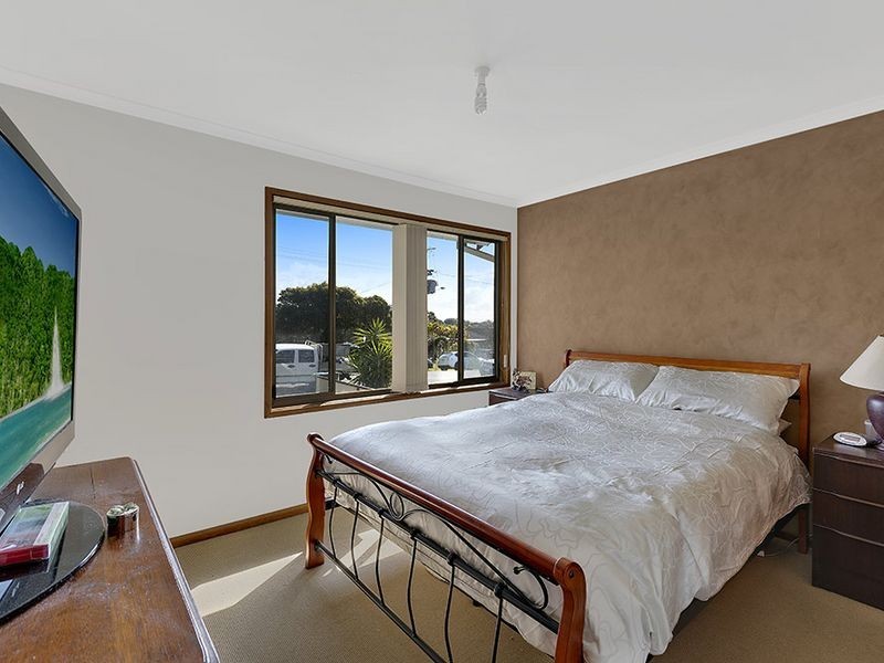 52 Shortland Avenue, Killarney Vale NSW 2261