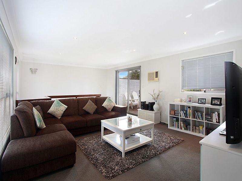 23 Laguna Parade, Berkeley Vale NSW 2261