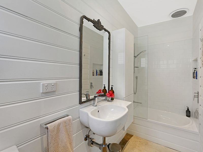 15 South Street, Killarney Vale NSW 2261