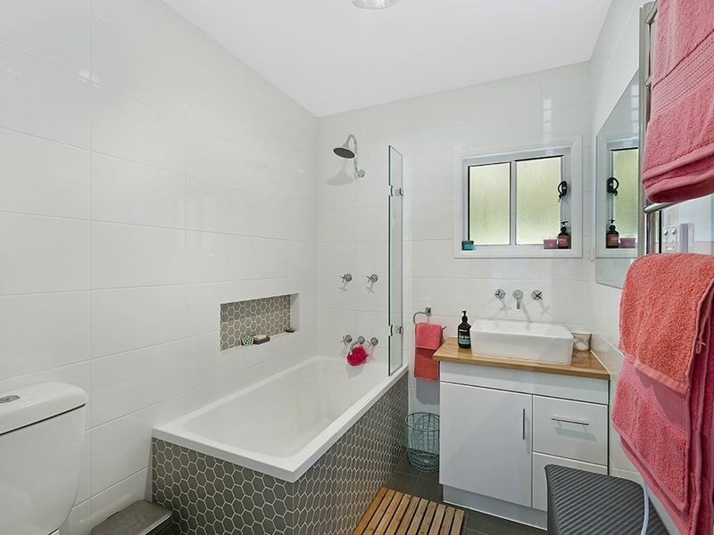 13 Blenheim Avenue, Berkeley Vale NSW 2261