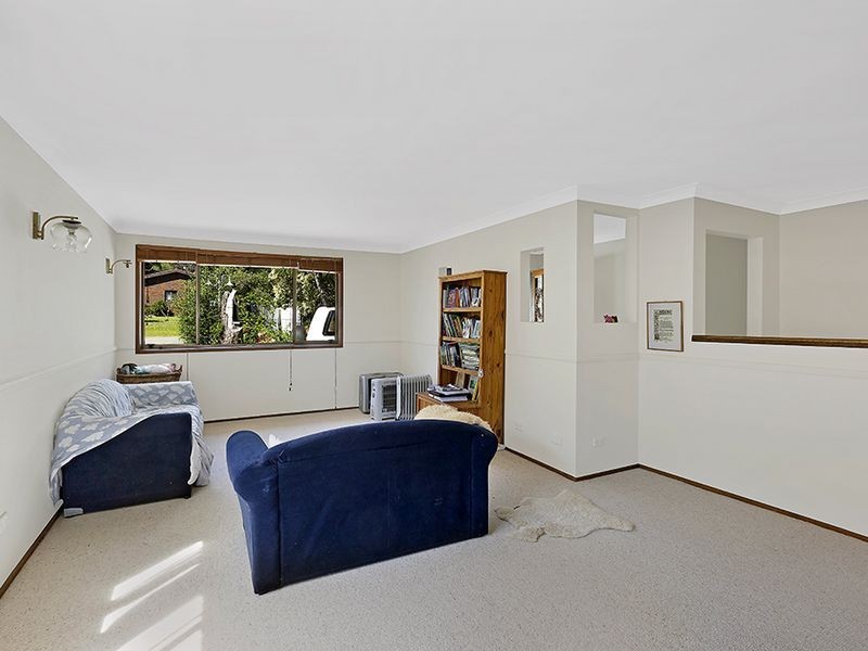 5 Roger Crescent, Berkeley Vale NSW 2261