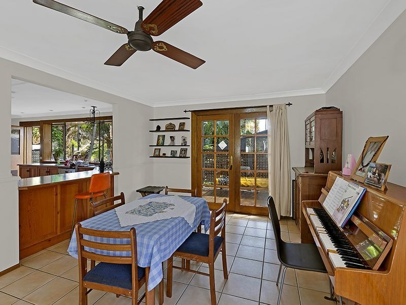5 Roger Crescent, Berkeley Vale NSW 2261