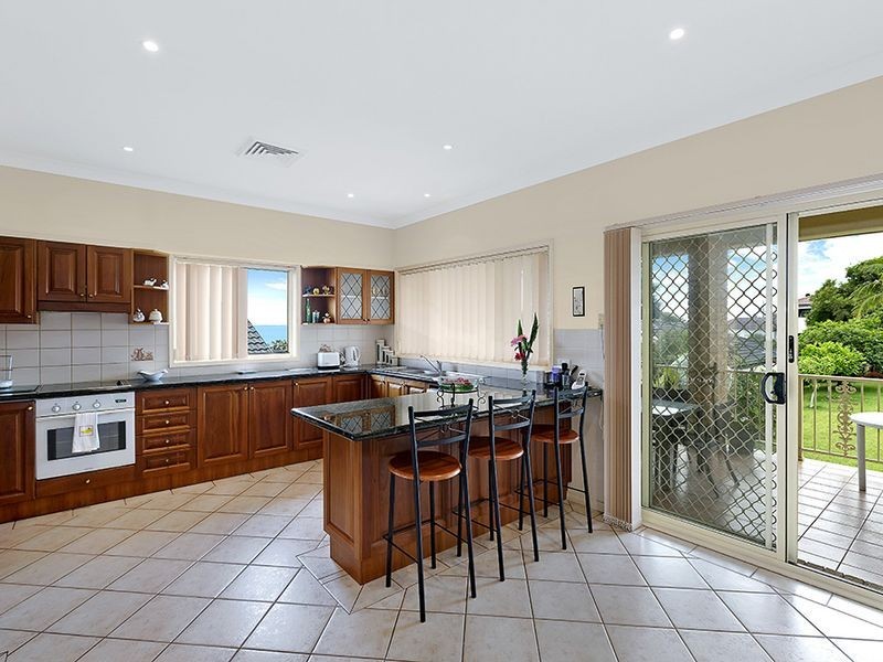 8 Carlyon Street, Killarney Vale NSW 2261