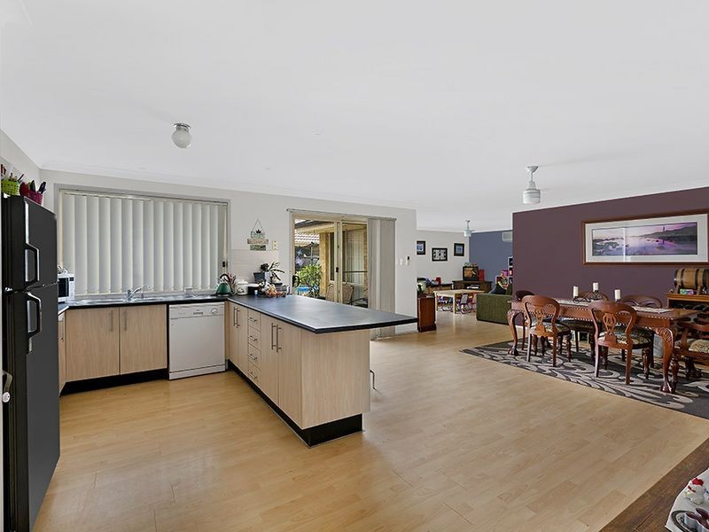 19 Shearwater Close, Tumbi Umbi NSW 2261