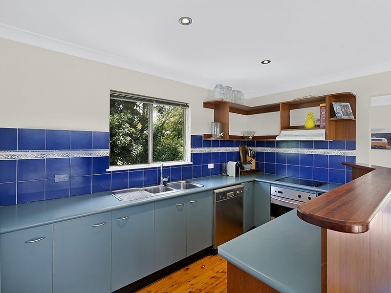 4 Garland Avenue, Killarney Vale NSW 2261