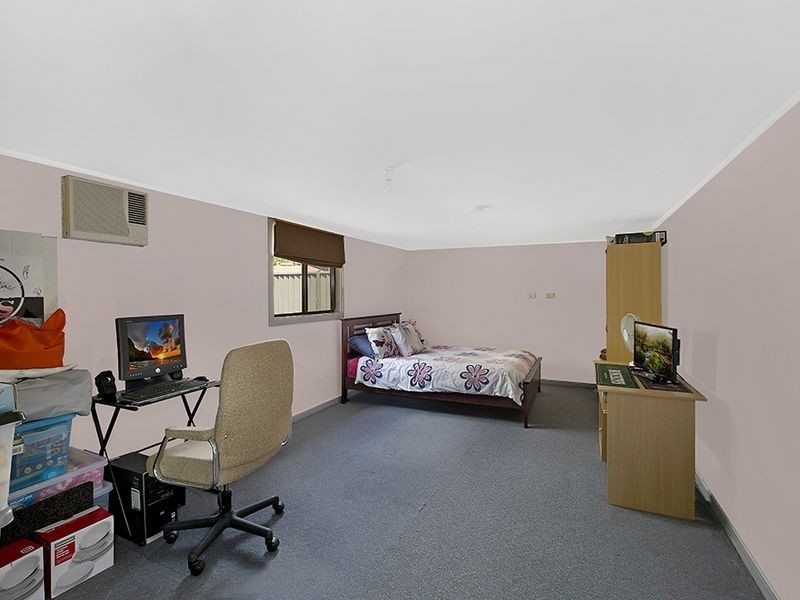 39 Clare Crescent, Berkeley Vale NSW 2261