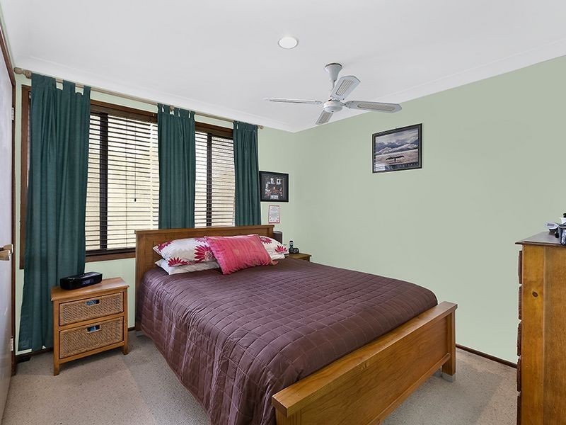 39 Clare Crescent, Berkeley Vale NSW 2261