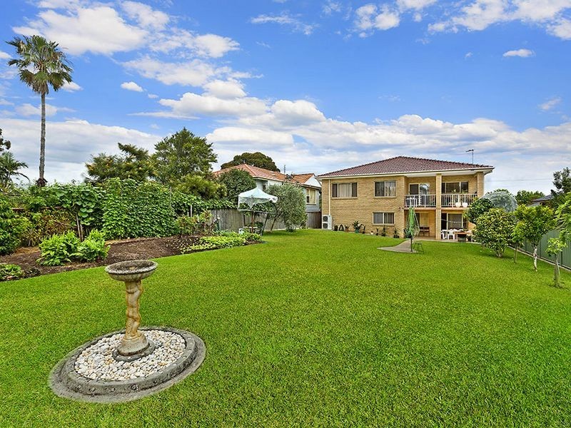 8 Carlyon Street, Killarney Vale NSW 2261