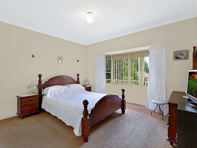 8 Carlyon Street, Killarney Vale NSW 2261
