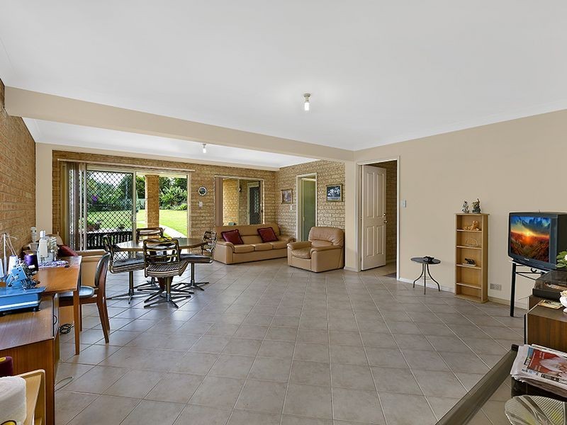 8 Carlyon Street, Killarney Vale NSW 2261
