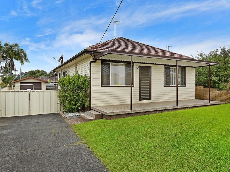 4 Dampier Boulevard, Killarney Vale NSW 2261