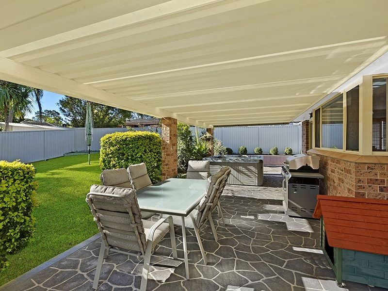 4 Vaughan Close, Killarney Vale NSW 2261