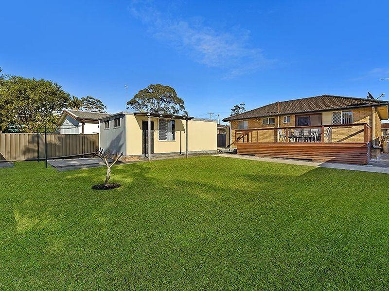 46 Dampier Boulevard, Killarney Vale NSW 2261