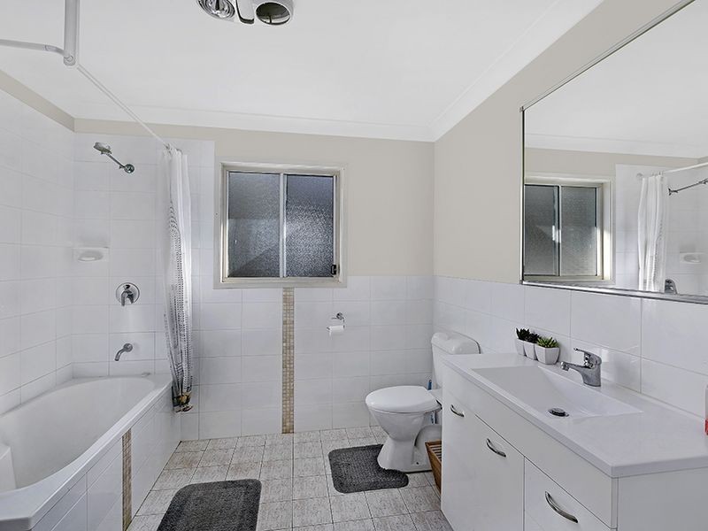 40 Lucas Crescent, Berkeley Vale NSW 2261