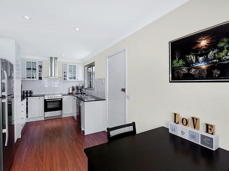 2 Loxley Close, Berkeley Vale NSW 2261